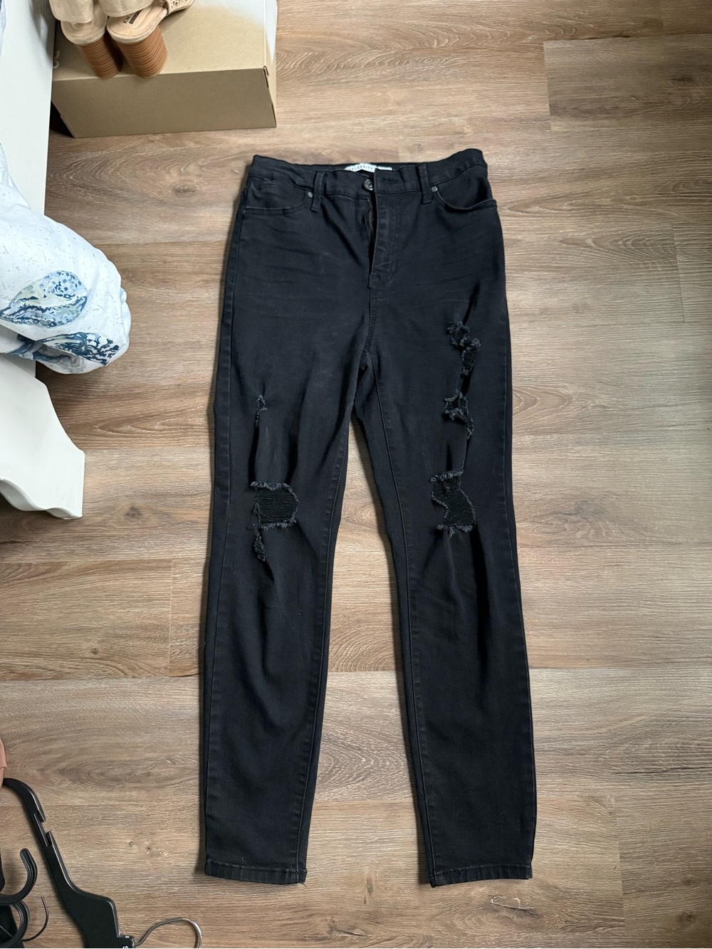 Celebrity Pink High-Rise Black Distressed Women’s Jeans